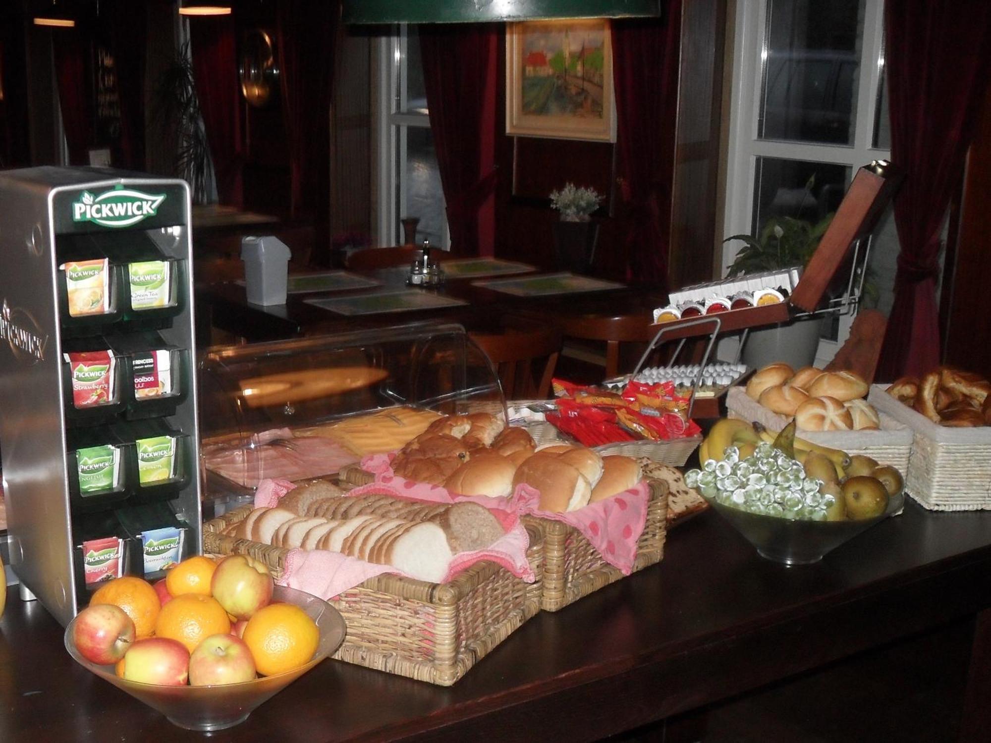Sexbierum Hotel De Harmonie מראה חיצוני תמונה