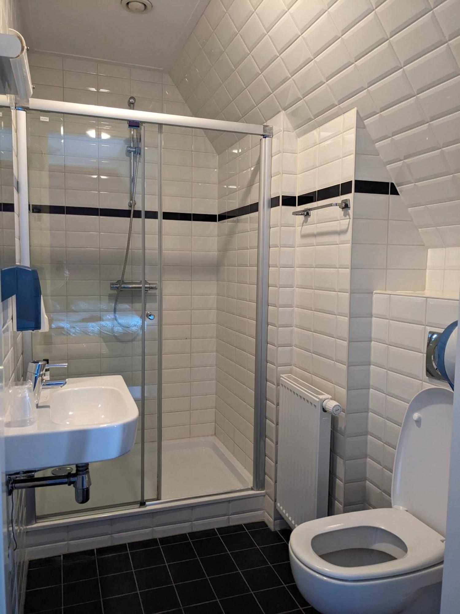 Sexbierum Hotel De Harmonie מראה חיצוני תמונה
