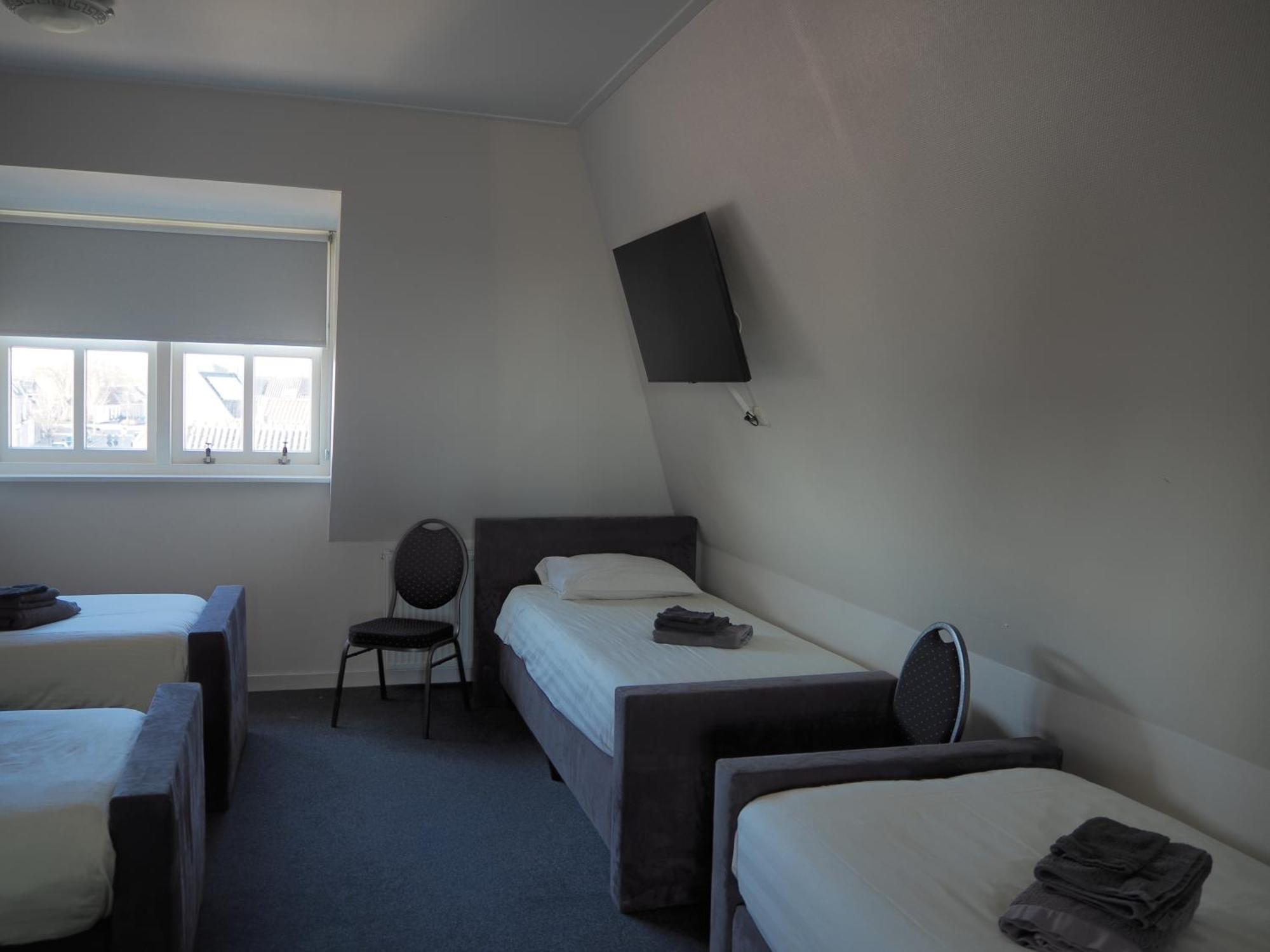 Sexbierum Hotel De Harmonie מראה חיצוני תמונה